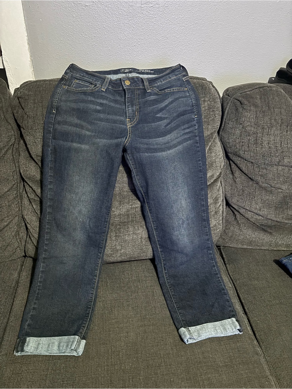 Signature Levi Strauss Mid Rise Slim Boyfriend Jeans Size 8 W29